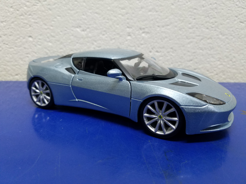 Illustration for article titled 1:24 Lotus Evora S by Bburago